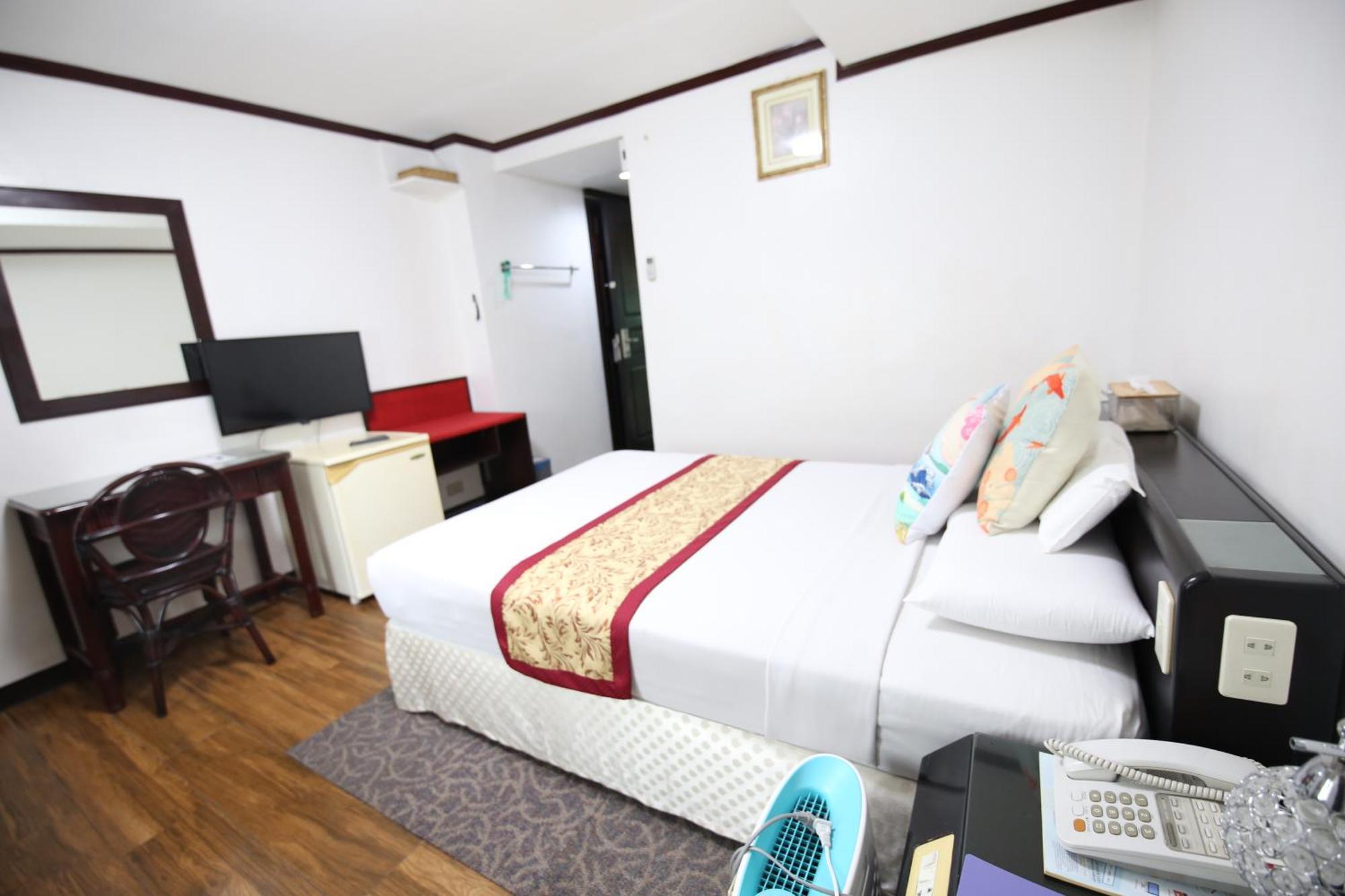 Hotel Asia Cebu Екстер'єр фото