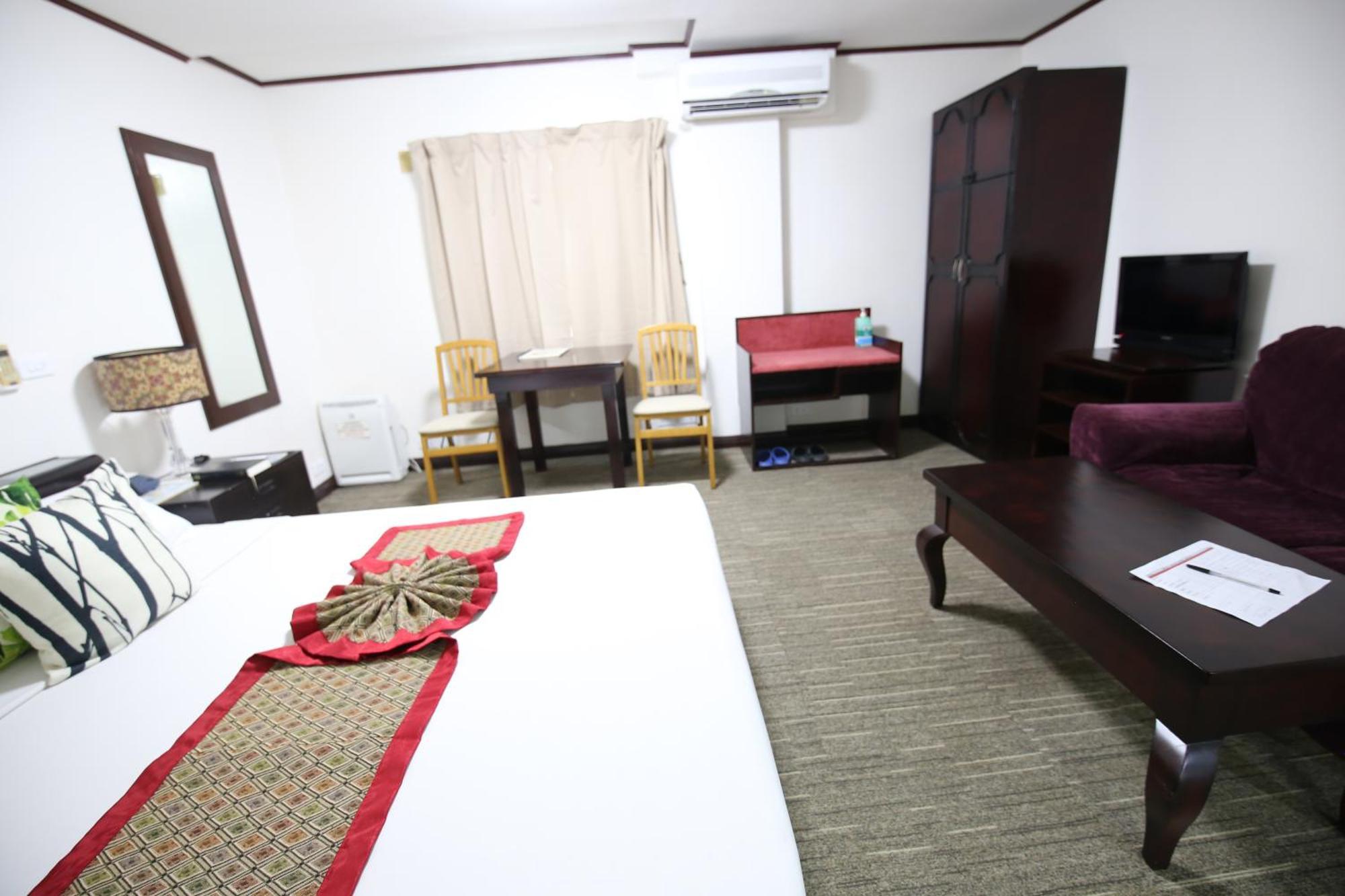 Hotel Asia Cebu Екстер'єр фото