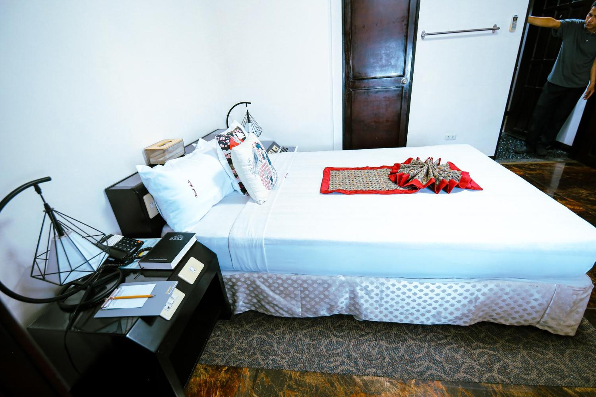 Hotel Asia Cebu Екстер'єр фото