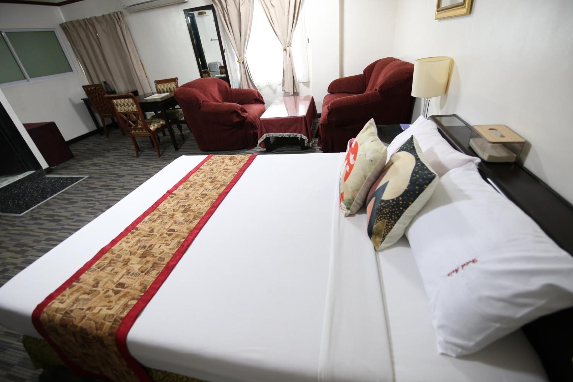 Hotel Asia Cebu Екстер'єр фото