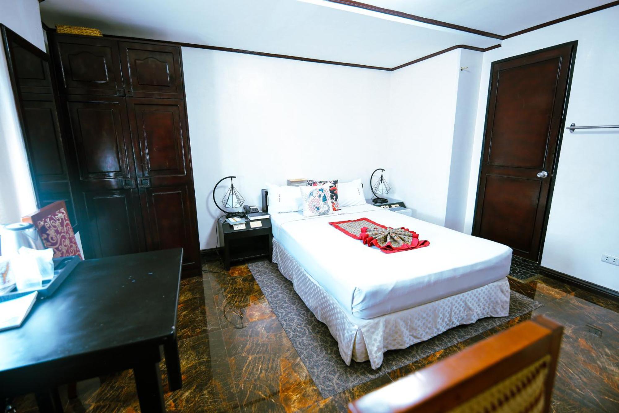 Hotel Asia Cebu Екстер'єр фото